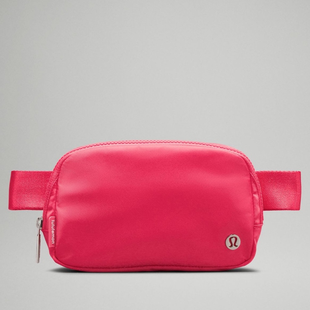 Lipgloss Lululemon Everywhere Belt Bag